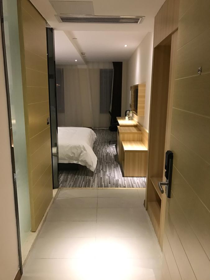 See U Select Hotel Wuhan Exterior photo