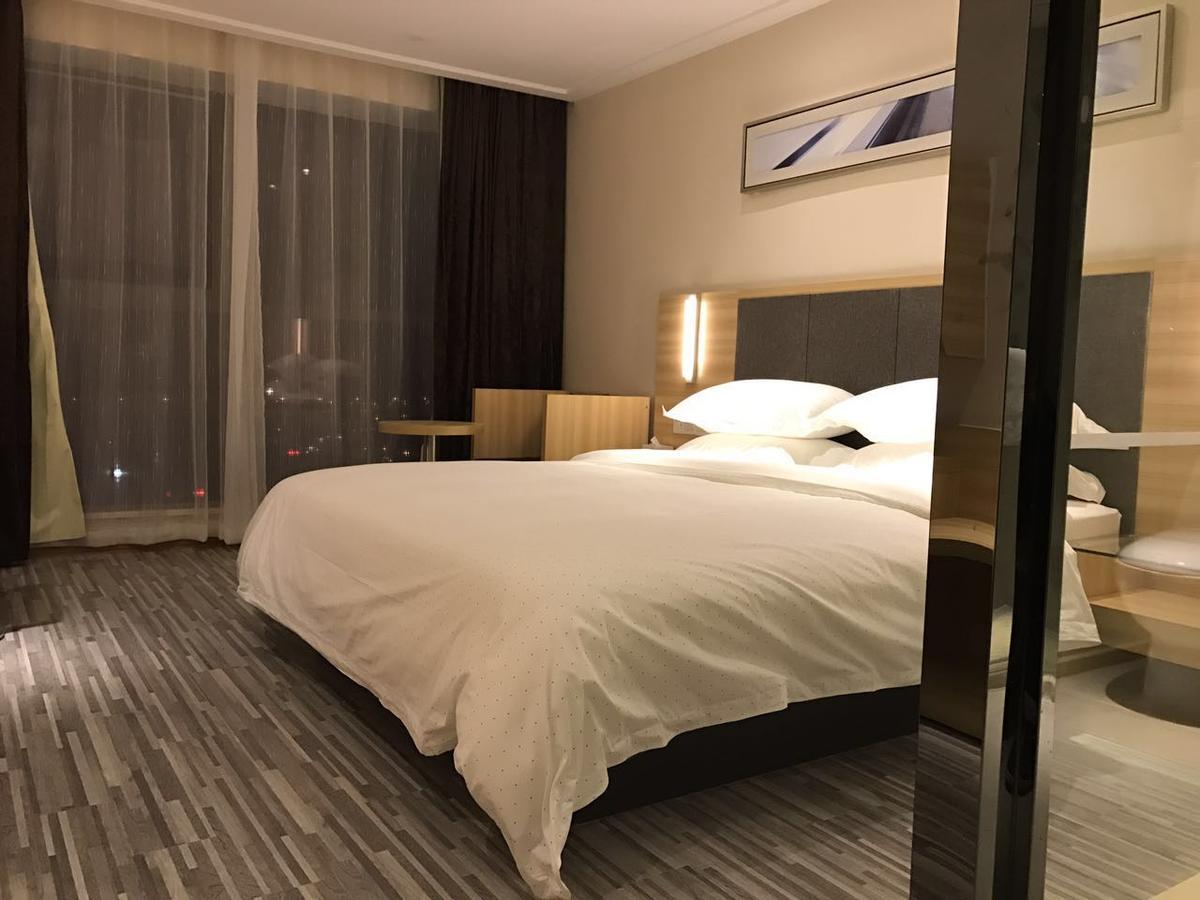 See U Select Hotel Wuhan Exterior photo