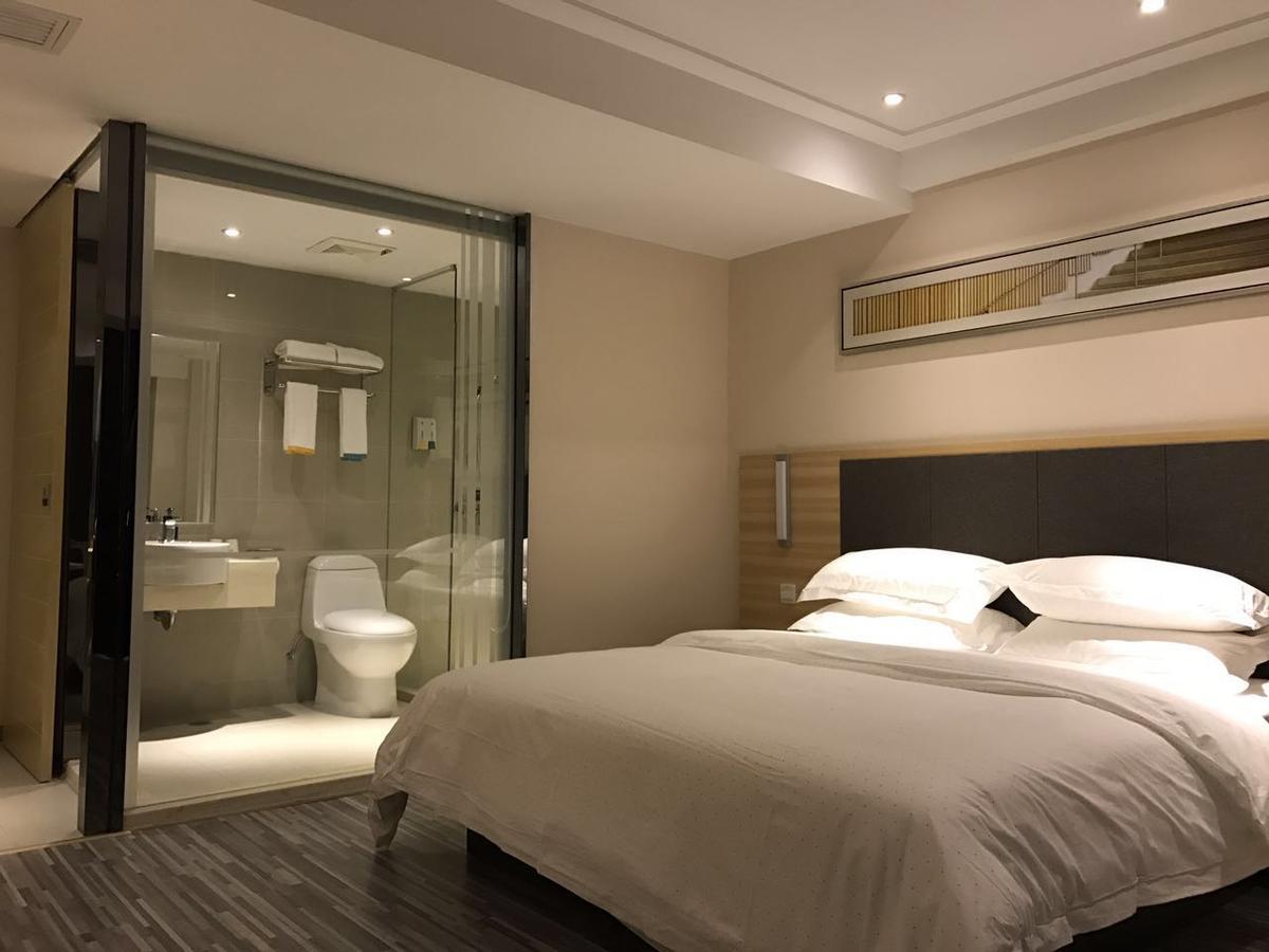 See U Select Hotel Wuhan Exterior photo